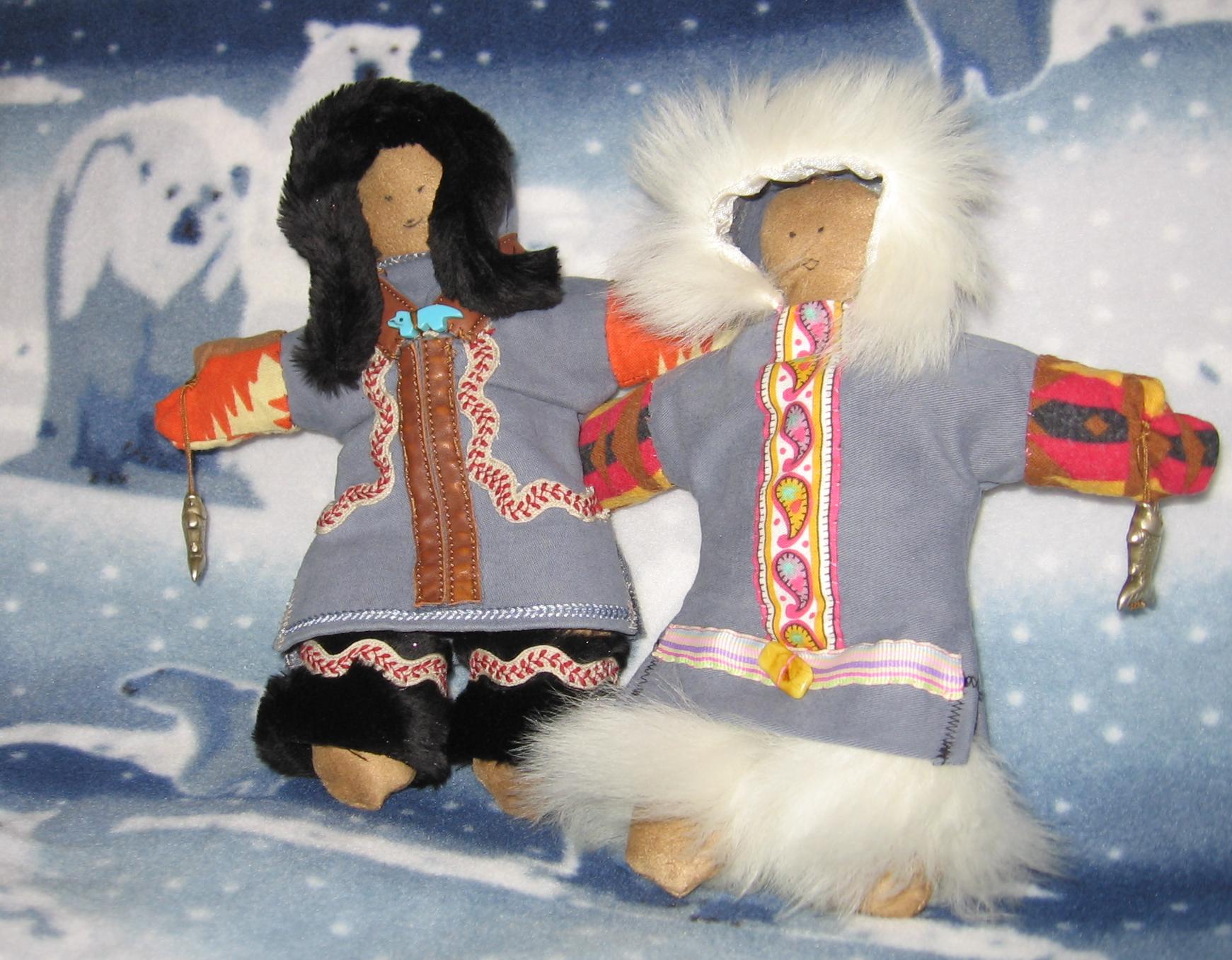 2-poupees-inuit.jpg
